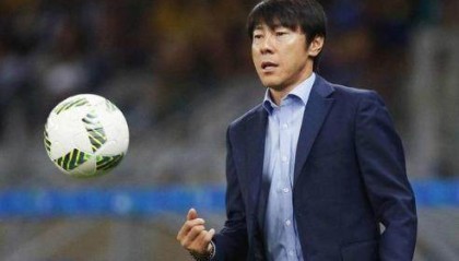 模拟器试玩-韩籍印尼主帅申台龙传染新冠 目前正接受隔离治疗