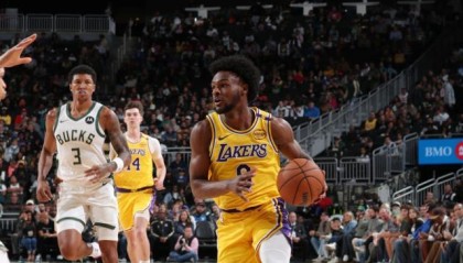 开云体育-布朗尼什么水平？3战仅得2分，詹皇父子篮球变尴尬