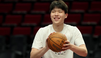 APP下载-入选NBA全明星新秀赛！工作室：恭喜杨瀚森 篮球旅程再添璀璨坐标
