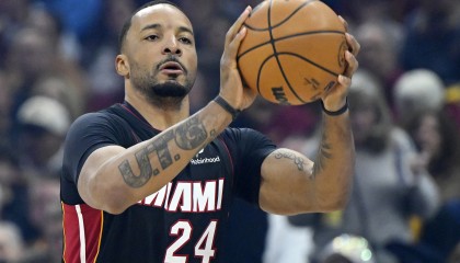 Kaiyun Sports-热火客战奇才 鲍威尔&amp;希罗&amp;约维奇缺阵 维金斯可以出战