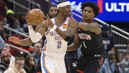 模拟器试玩-拉锯战！火箭三分8中2落后7分：杜兰特13中3迷失，阿门12分5板