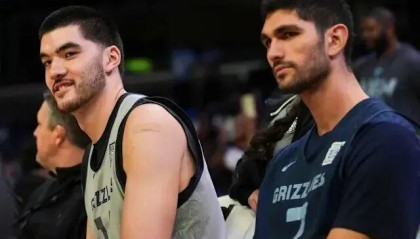 模拟器试玩-1支球队4人赛季报销！这恐怖的伤病潮！！